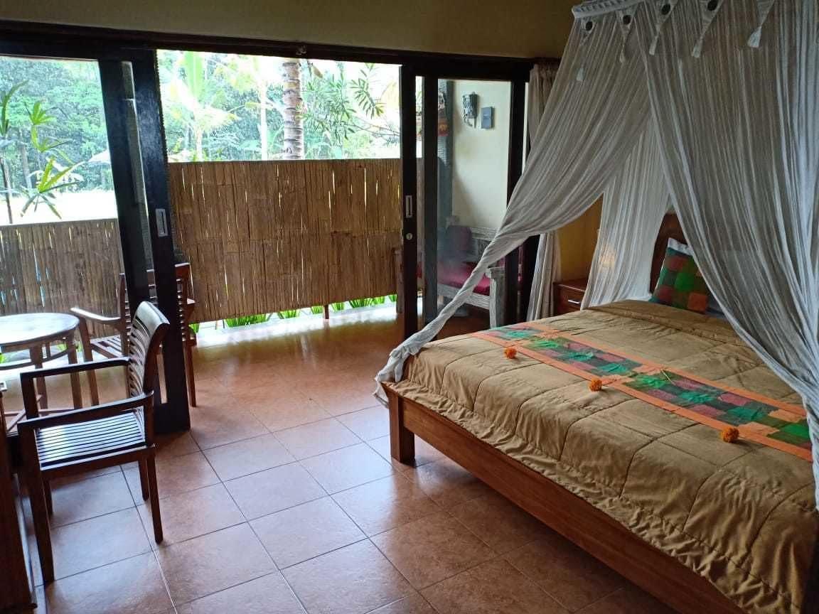 Casa de hóspedes Semanggi 2*