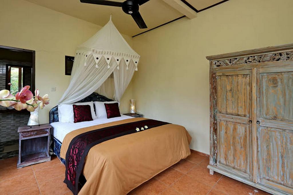 Casa de hóspedes Semanggi 2*